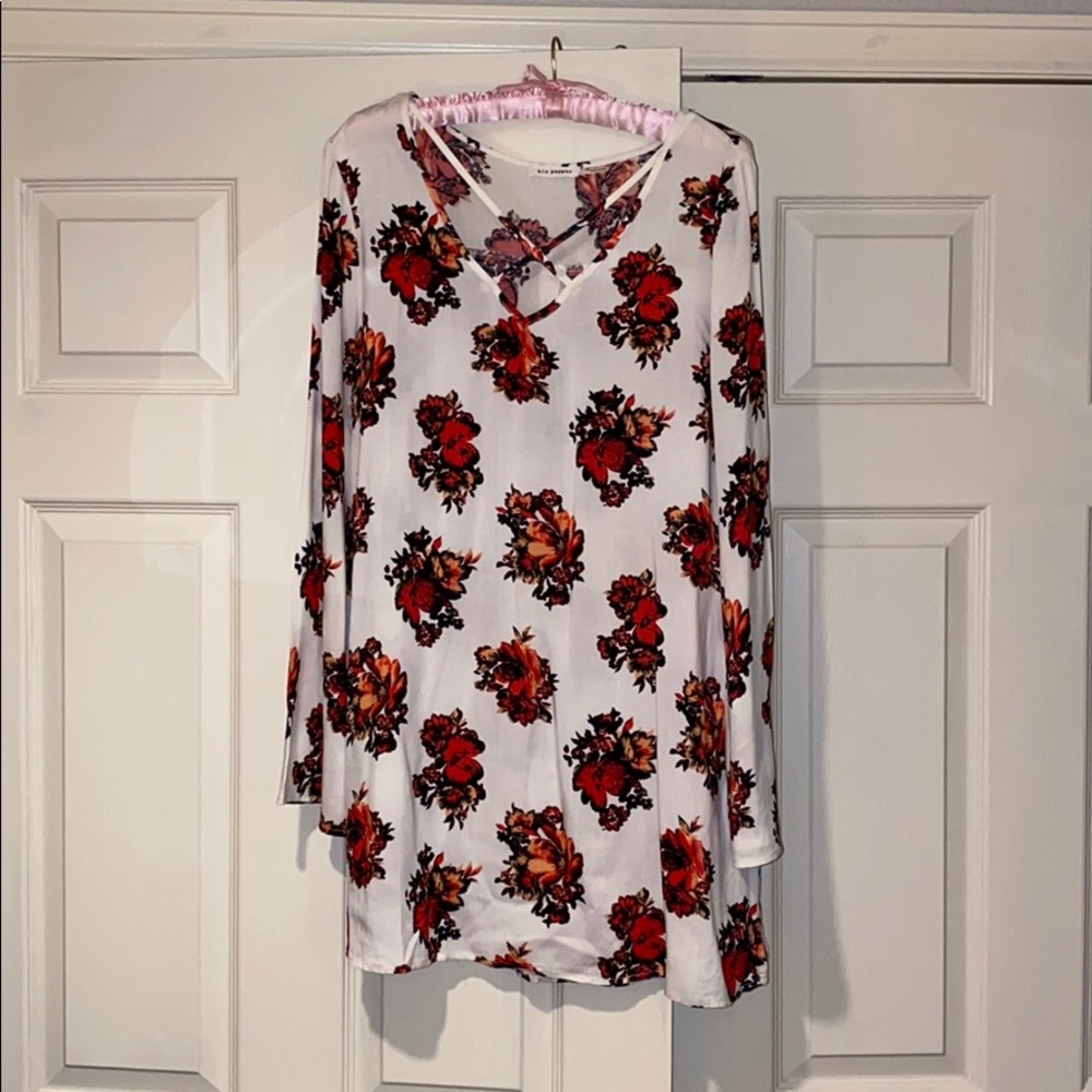 Blu Pepper Flowered Tunic w/ 3/4 Sleeve